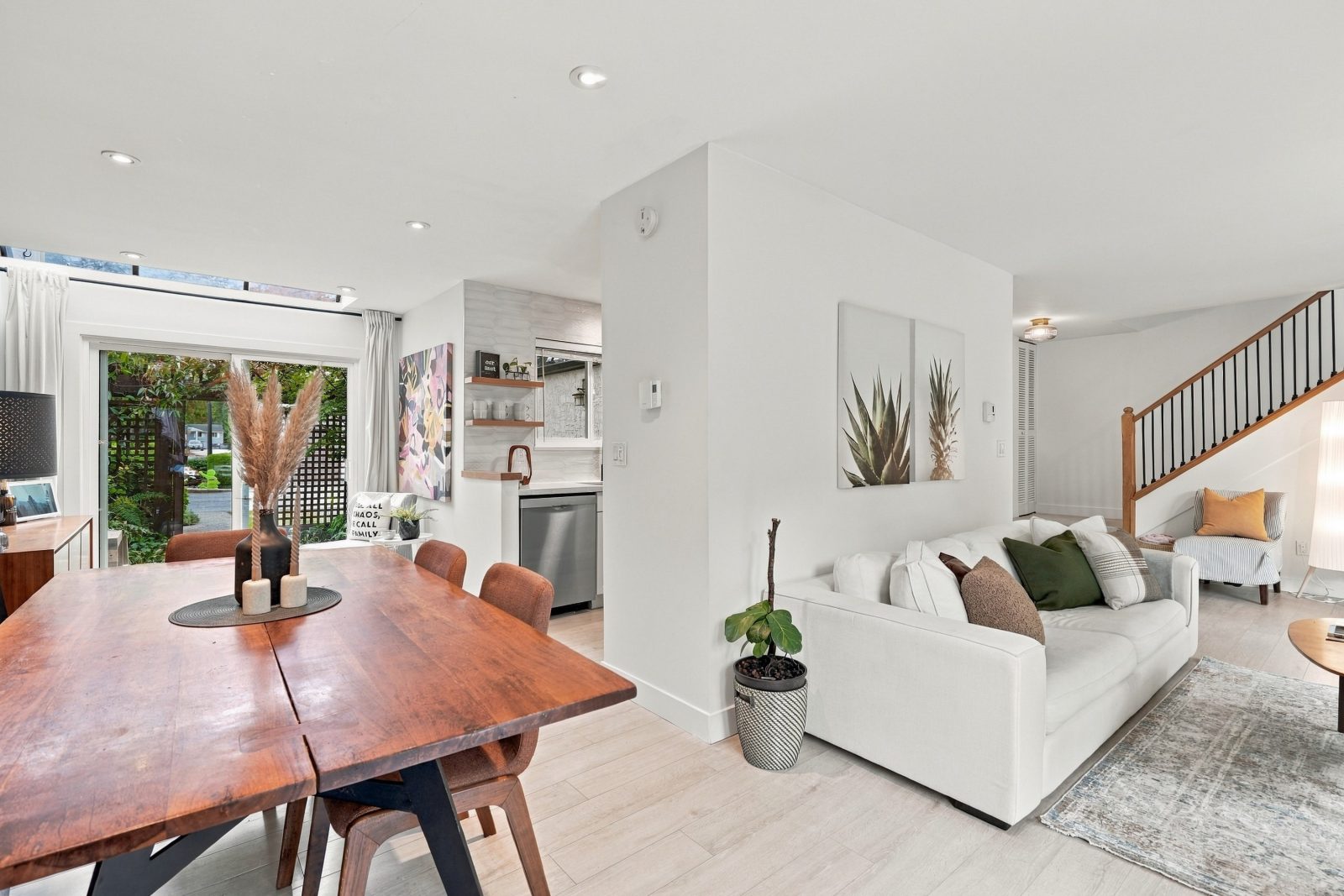 102E 3655 Shaughnessy Street, Port Coquitlam — Inside the home photo 4