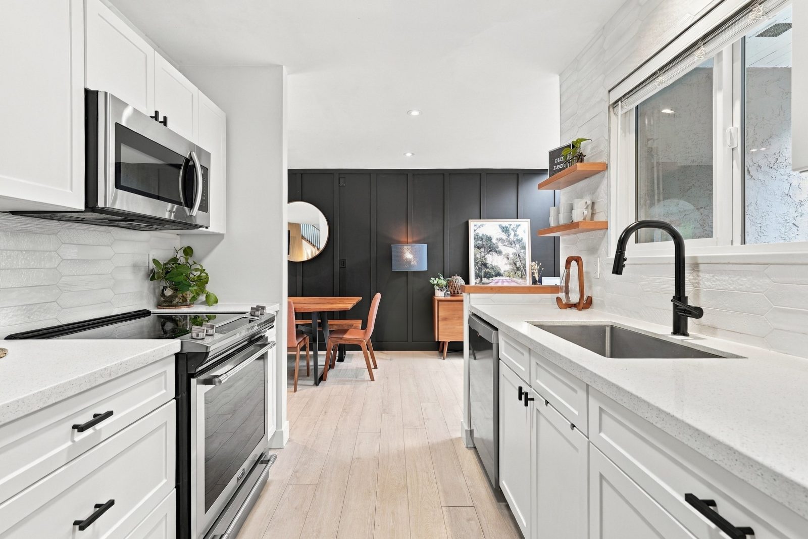 102E 3655 Shaughnessy Street, Port Coquitlam — Inside the home photo 13