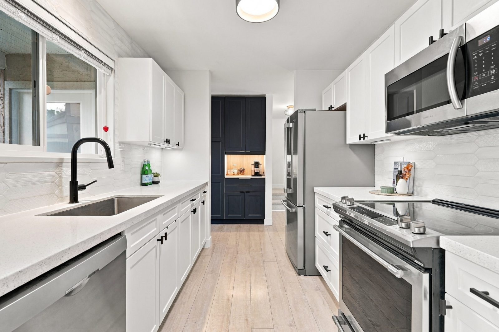 102E 3655 Shaughnessy Street, Port Coquitlam — Inside the home photo 11