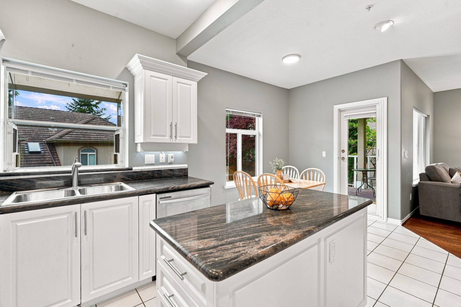 #11 915 Fort Fraser Rise, Port Coquitlam — Inside the home photo 10