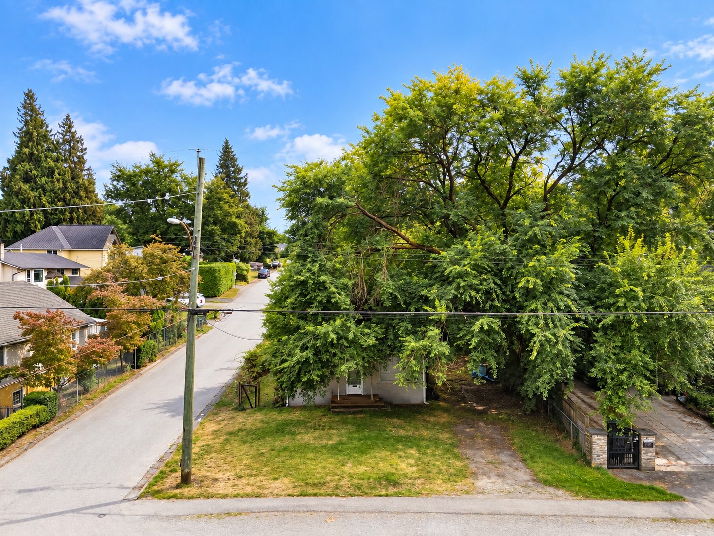 13090 111 Avenue, North Surrey — Inside the home photo 5