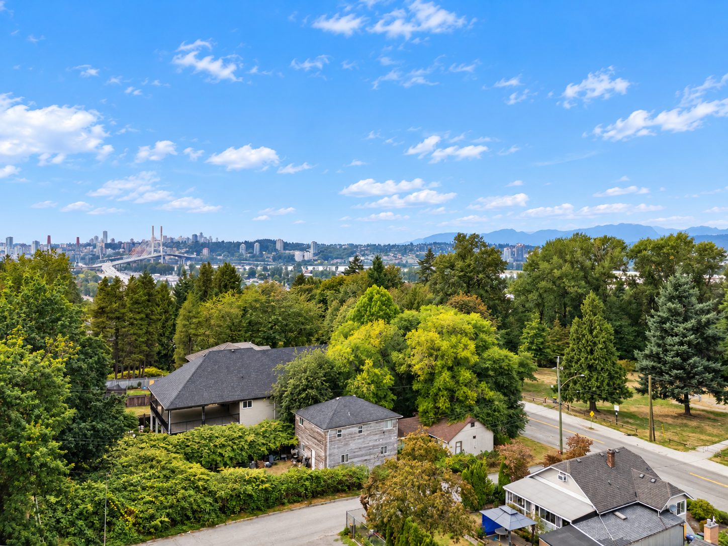 13090 111 Avenue, North Surrey — Inside the home photo 6