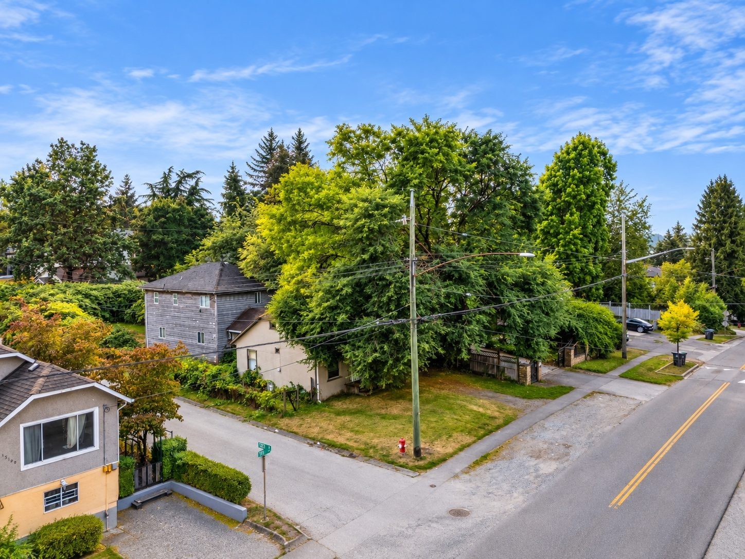 13090 111 Avenue, North Surrey — Inside the home photo 4