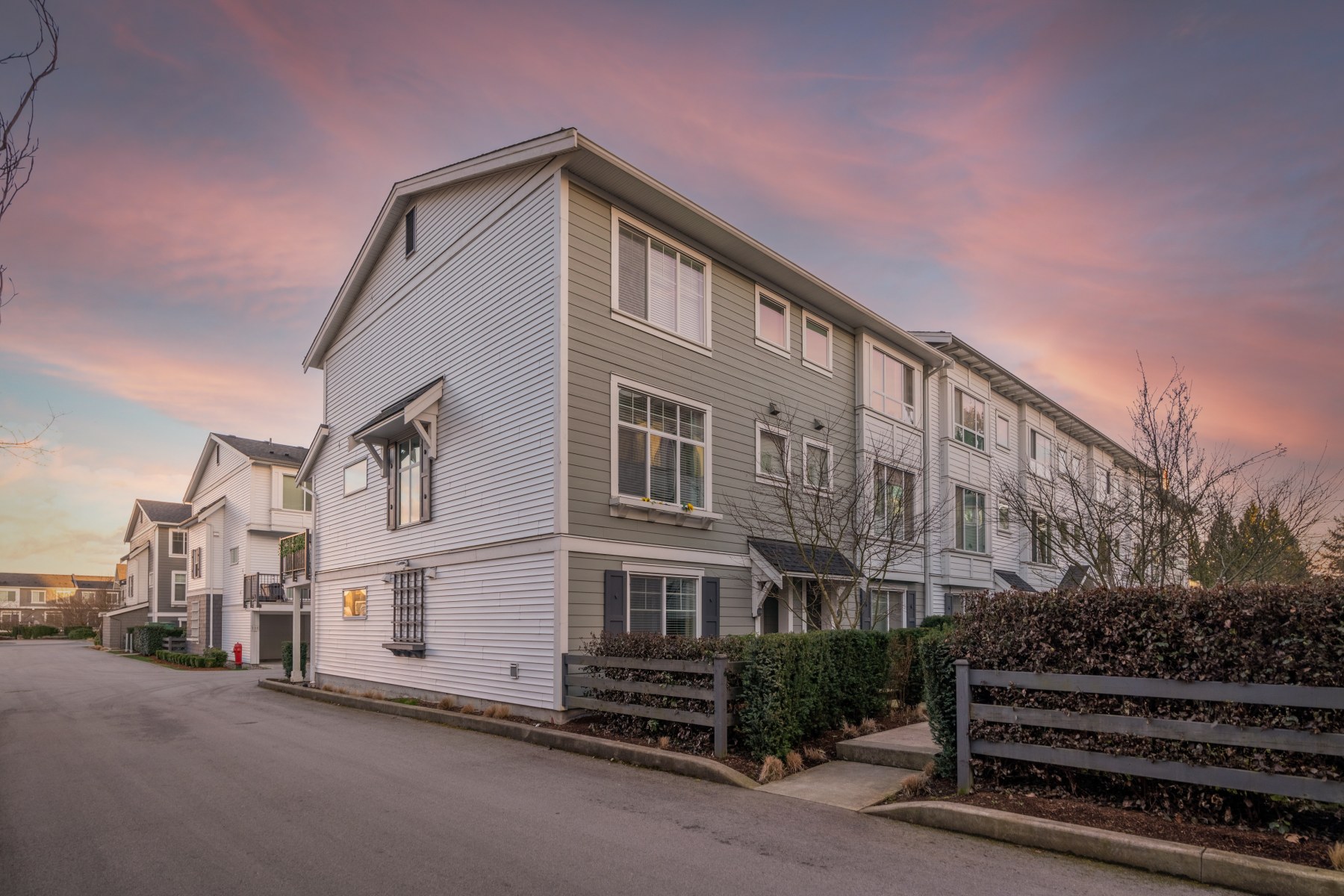 147 15230 Guildford Drive, Surrey