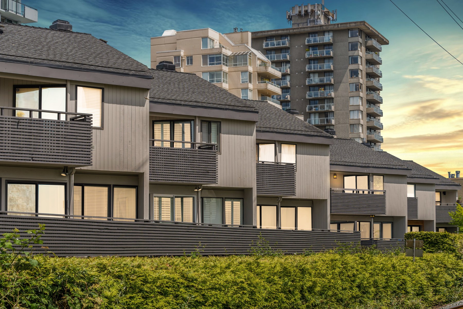 1872 Bellevue Avenue &mdash; sold by Craig Johnston