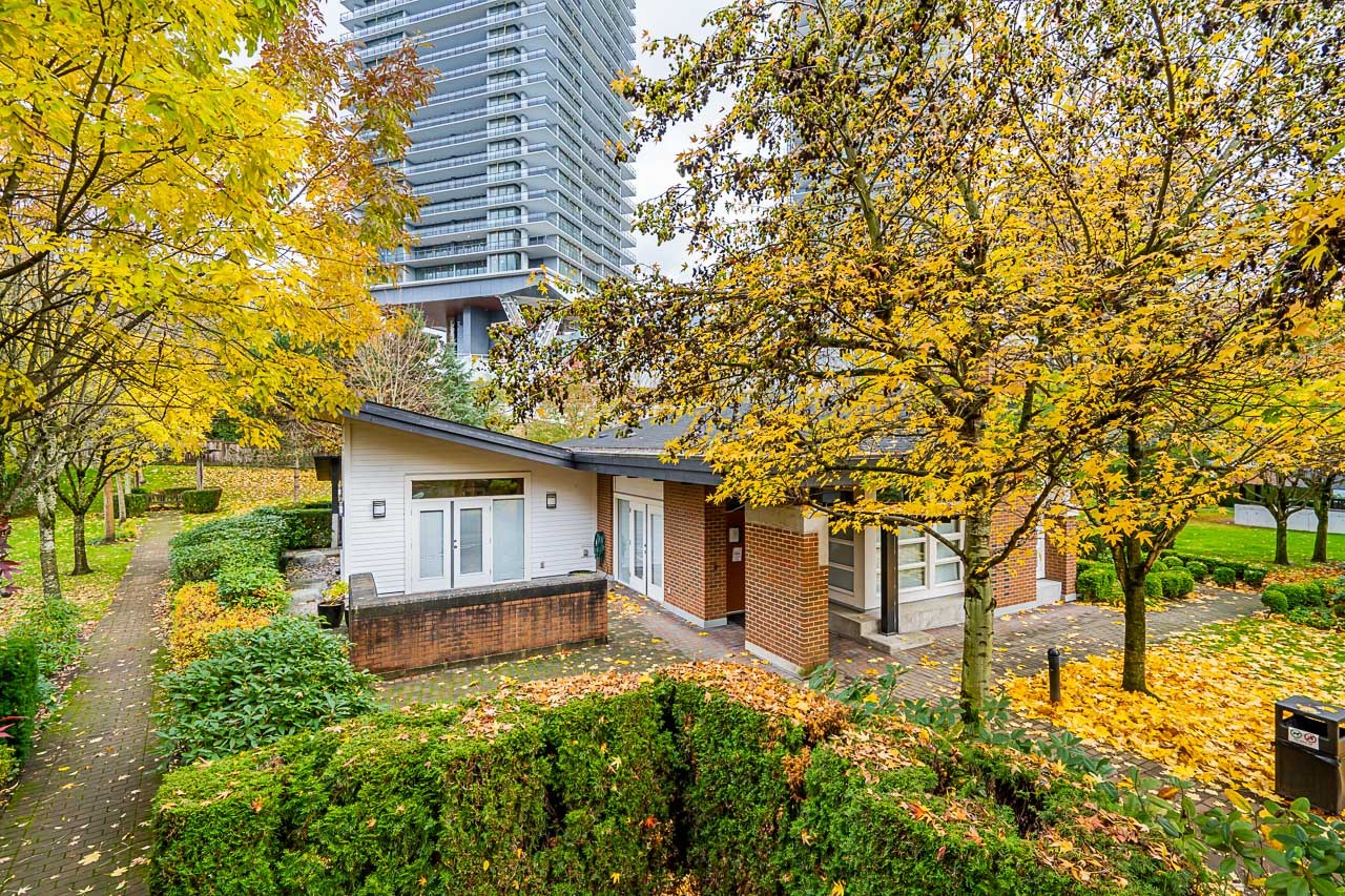 203 4723 Dawson Street, Burnaby