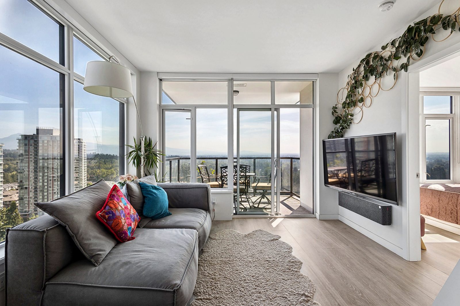 2802 3080 Lincoln Avenue, Coquitlam — Inside the home photo 5