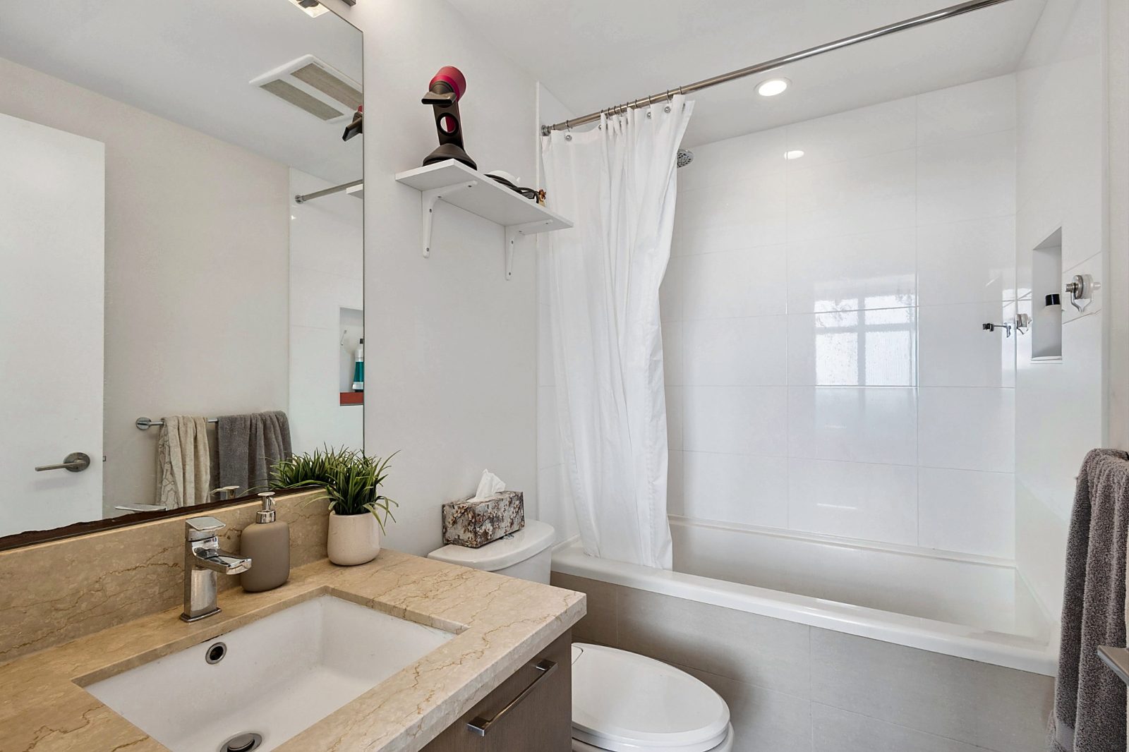 2802 3080 Lincoln Avenue, Coquitlam — Inside the home photo 13