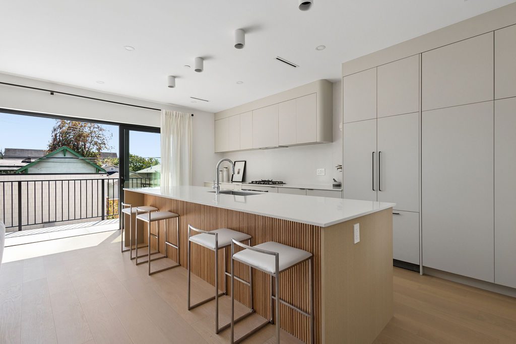 3 2124 E 8 Avenue, Vancouver — Inside the home photo 17