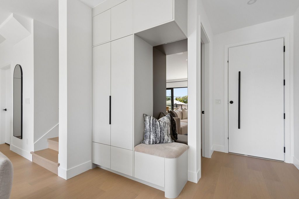 3 2124 E 8 Avenue, Vancouver — Inside the home photo 6