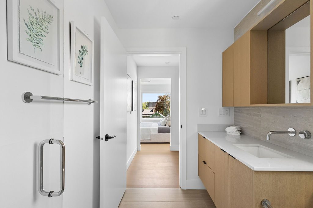 3 2124 E 8 Avenue, Vancouver — Inside the home photo 29