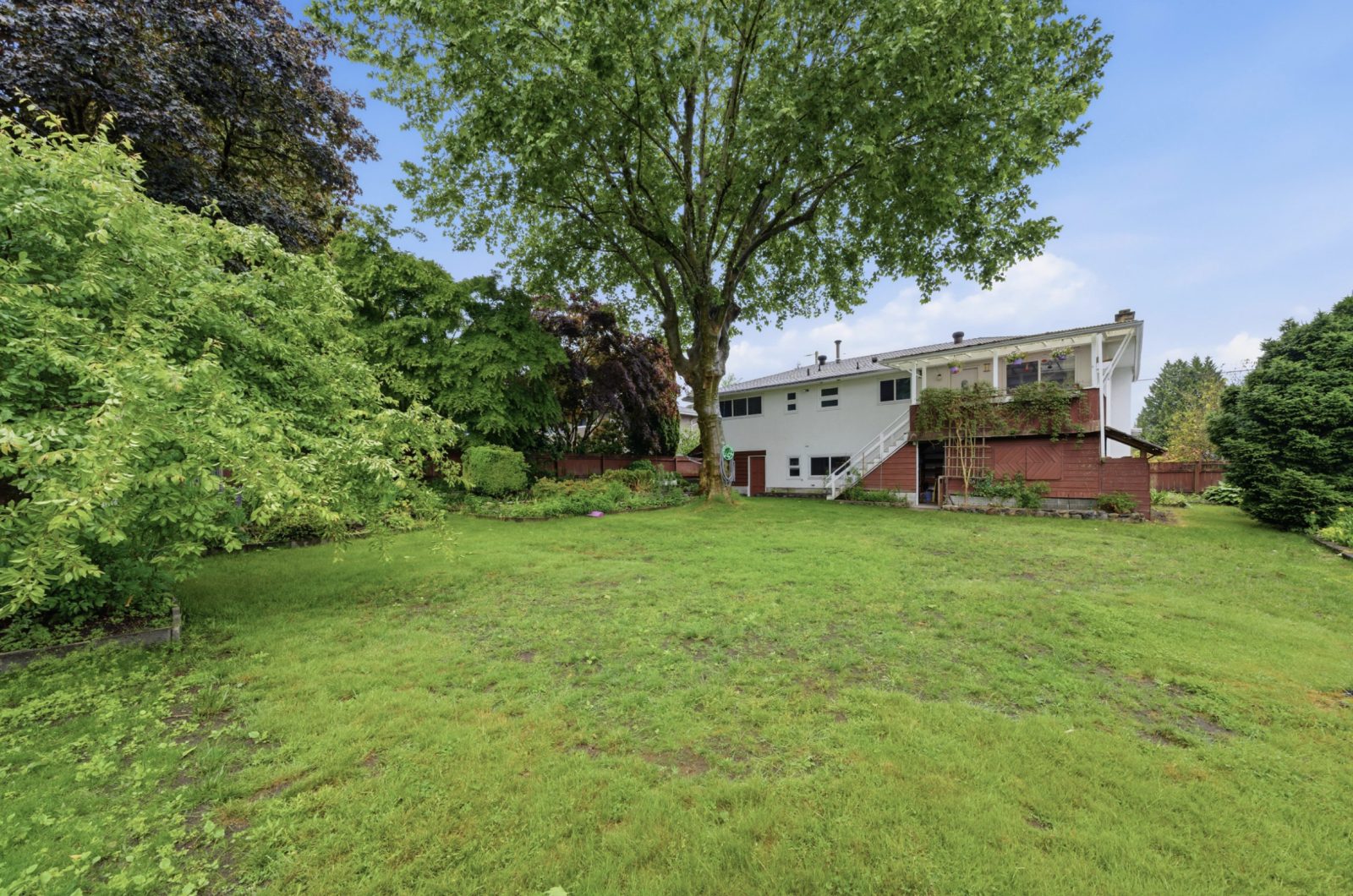 3963 Sefton Street, Port Coquitlam — Outside photo 6
