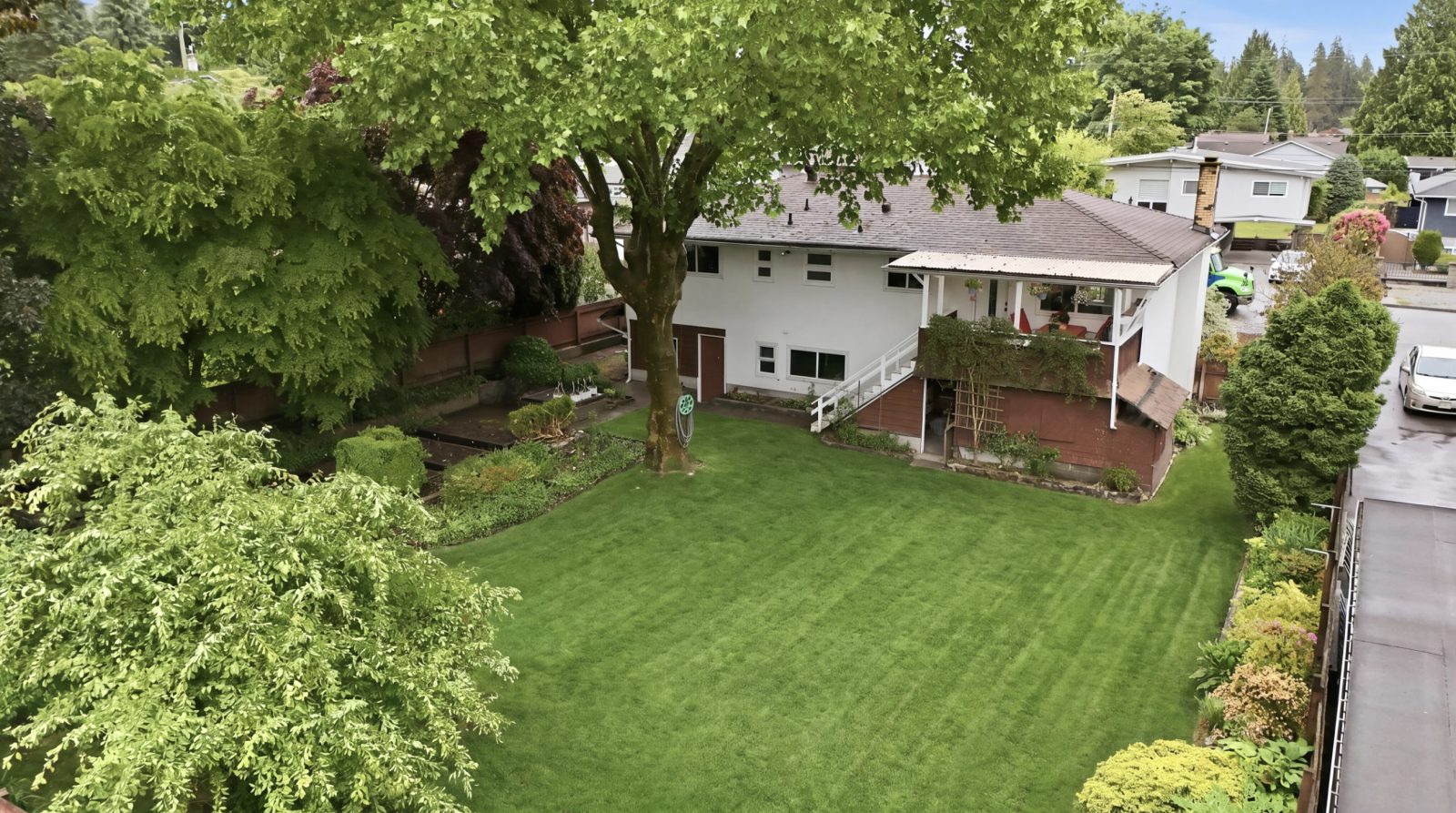 3963 Sefton Street, Port Coquitlam — Outside photo 15