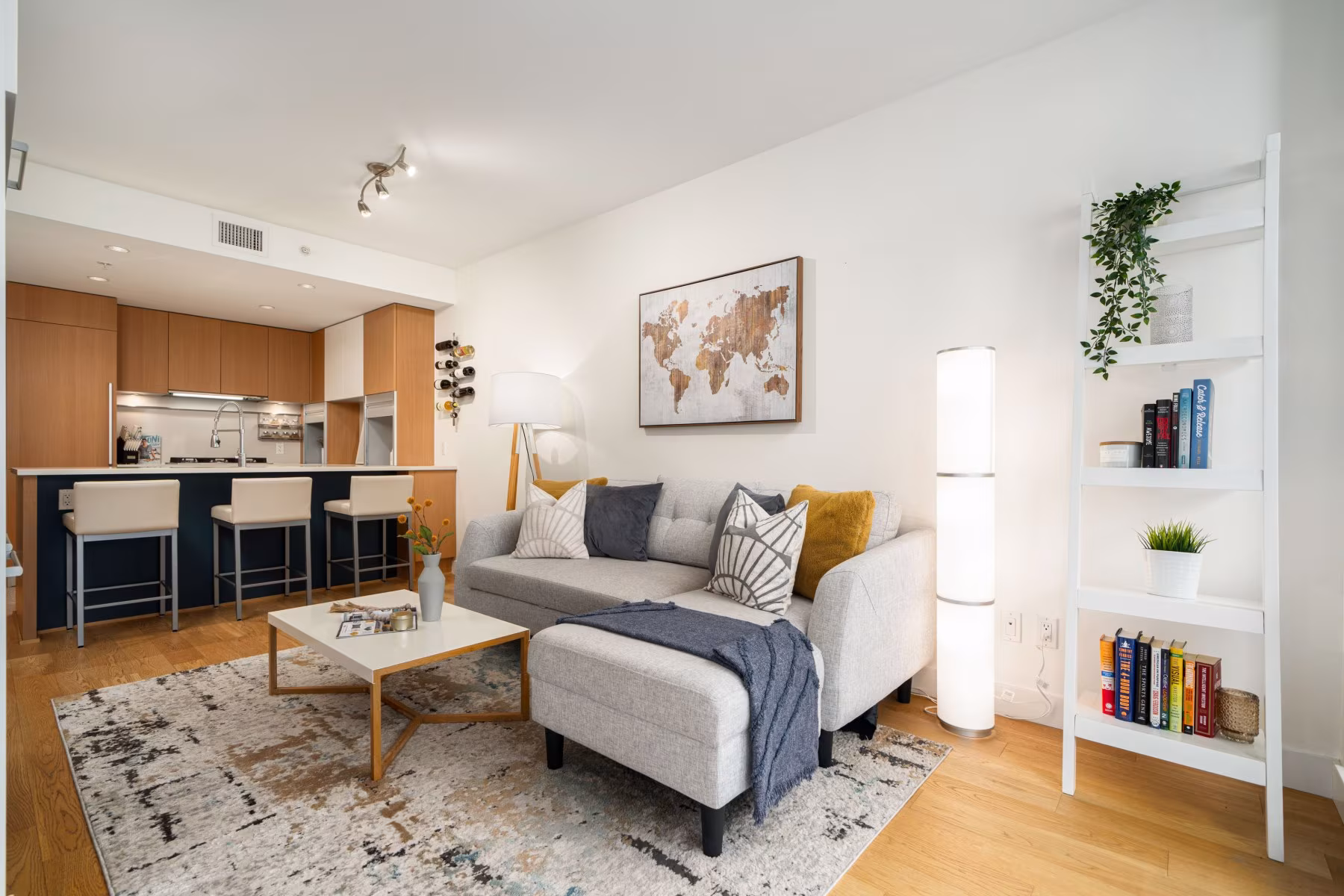Video tour of 911 288 W 1st Avenue