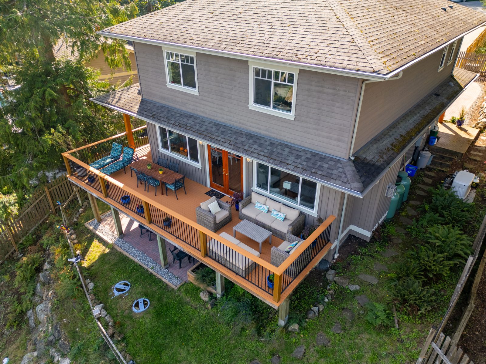 947 Village Drive, Bowen Island — Outside photo 6
