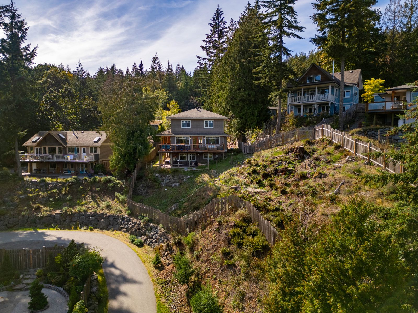 947 Village Drive, Bowen Island — Outside photo 9